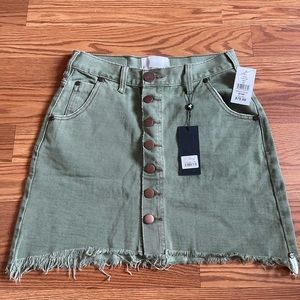 NWT, High-waisted super khaki denim skirt. Size 27. Brand Oneteaspoon